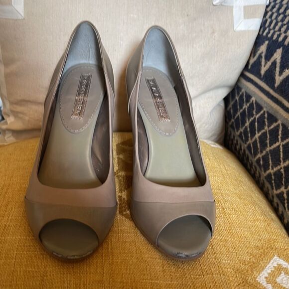 Banana Republic Leather Wedges - Picture 2 of 7